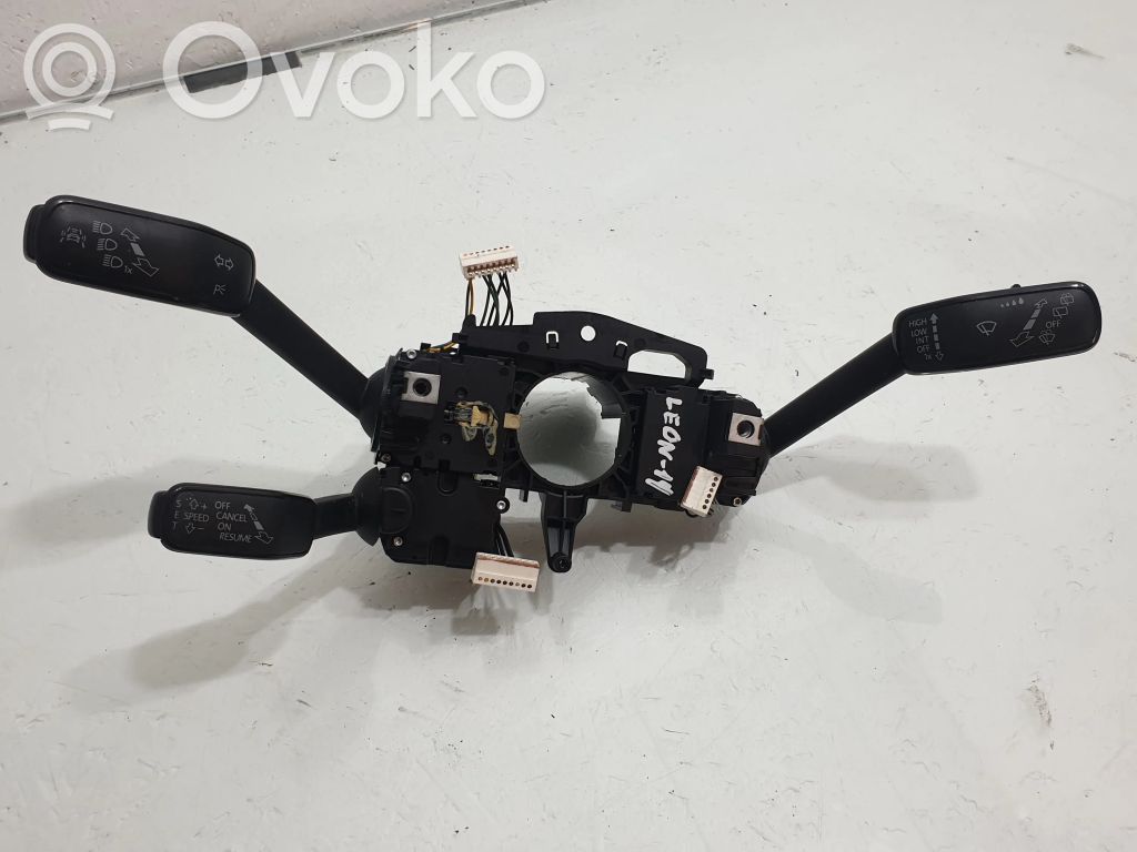 Seat Leon (5F) Wiper turn signal indicator stalk/switch 