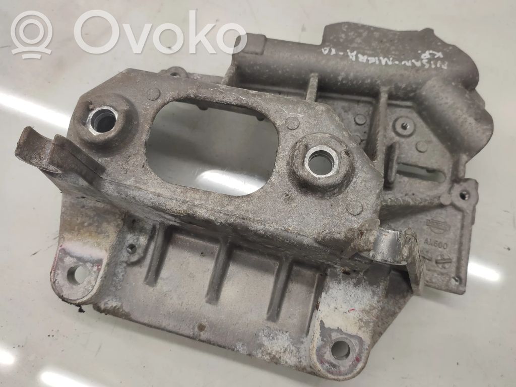 Nissan Micra Engine mounting bracket 
