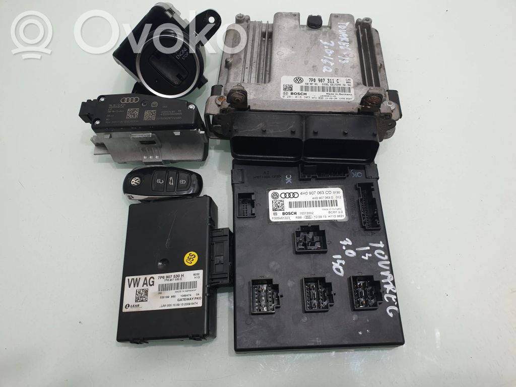 Volkswagen Touareg II Engine ECU kit and lock set 