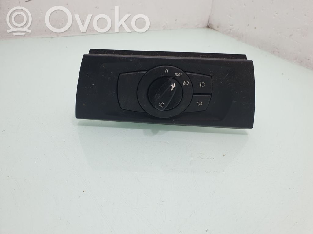 Light switch   6932798