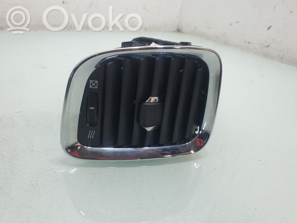 Dodge Durango III Dysze / Kratki środkowego nawiewu deski rozdzielczej 