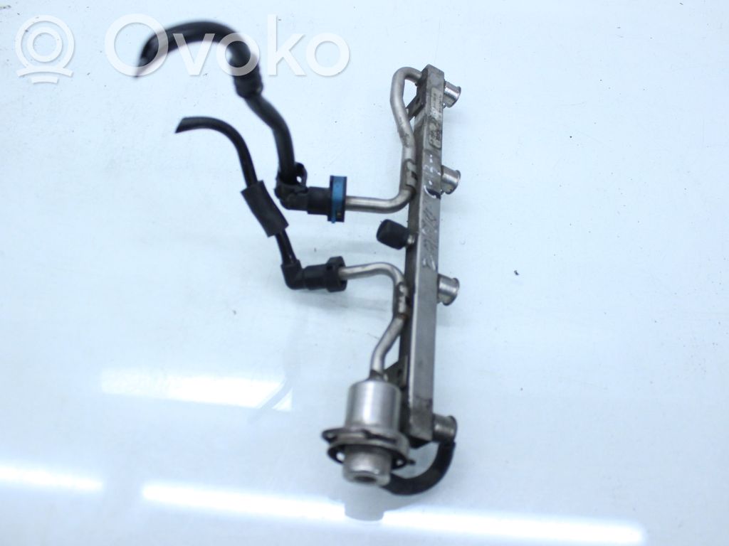 Opel Zafira C Rozdzielacz paliwa 