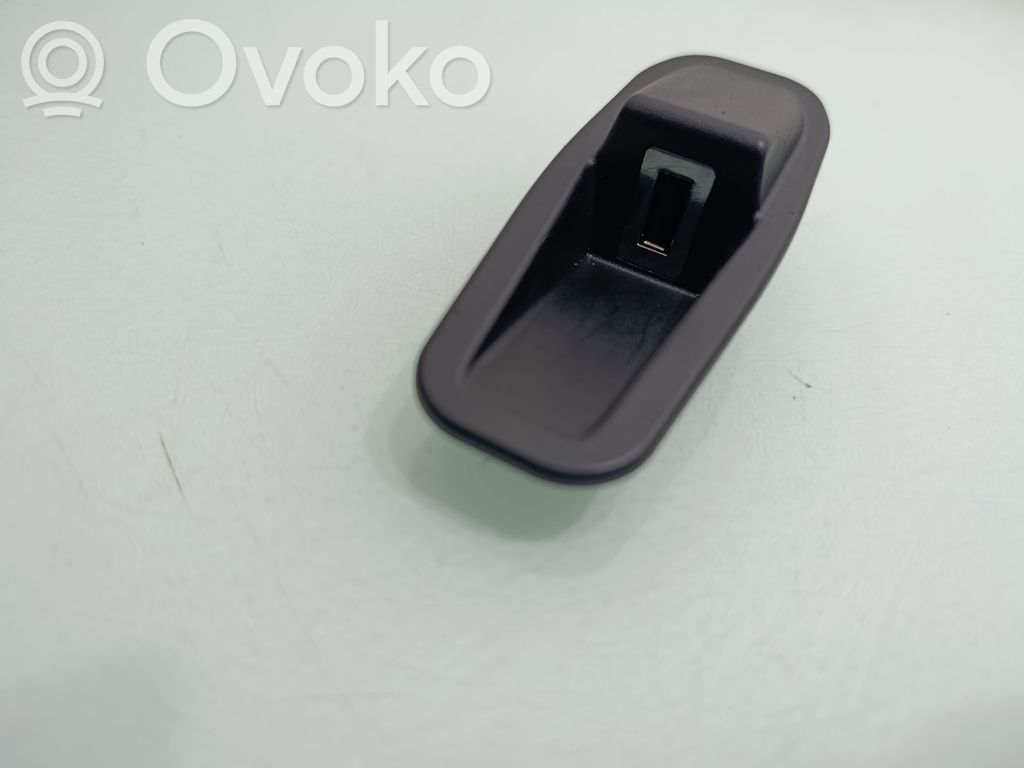 USB-Anschluss   9S71A045P40A