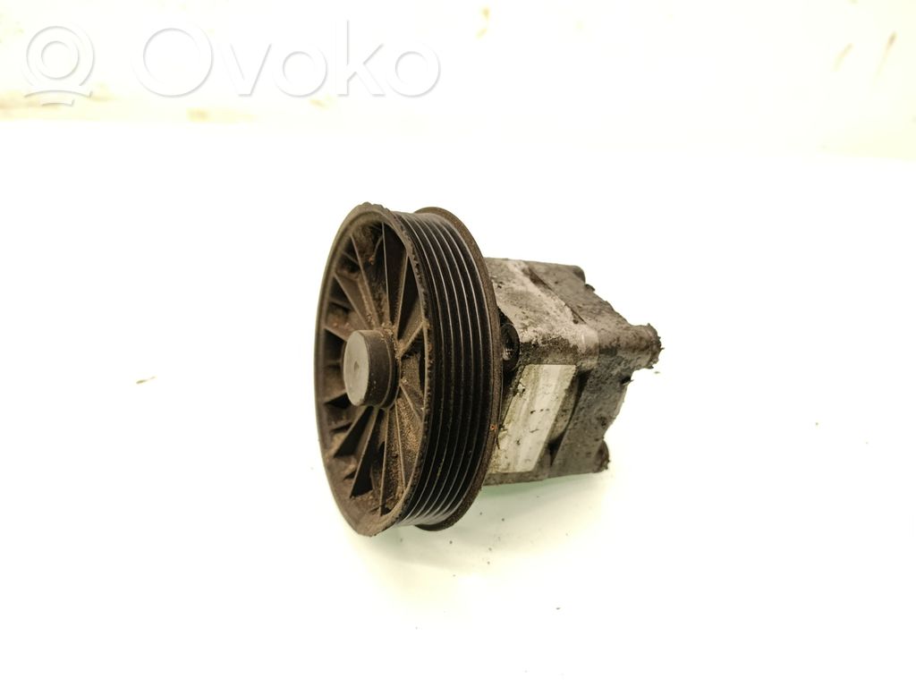 Volvo XC90 Ohjaustehostimen pumppu 