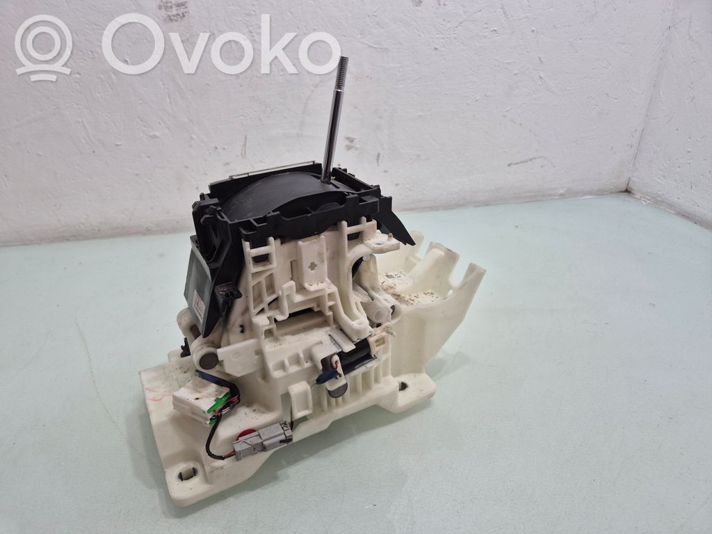 Gear shifter/selector   2400A325