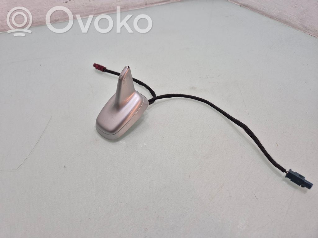 GPS-pystyantenni   4F9035503B