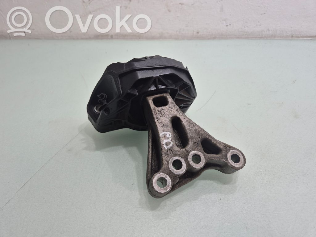 Peugeot 2008 I Engine mount bracket 