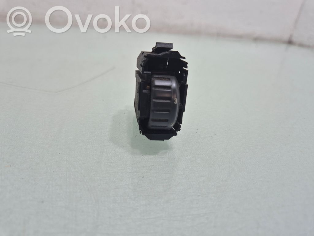 Iveco Daily 3rd gen Headlight level height control switch 