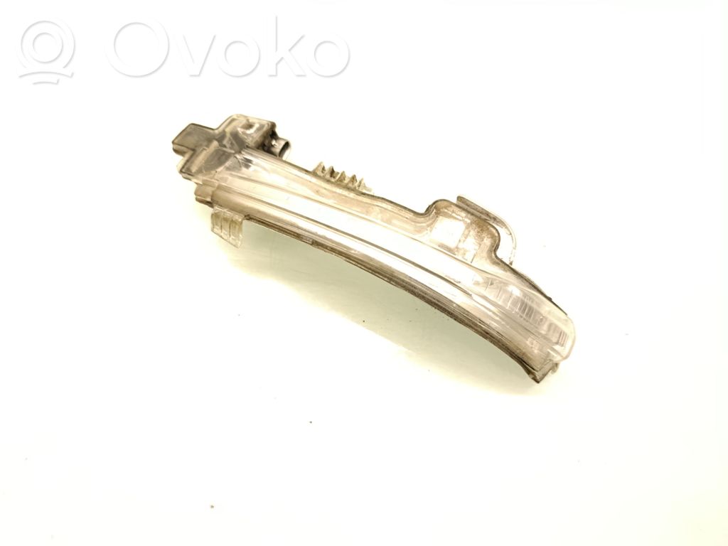 Volvo S60 Mirror indicator light 