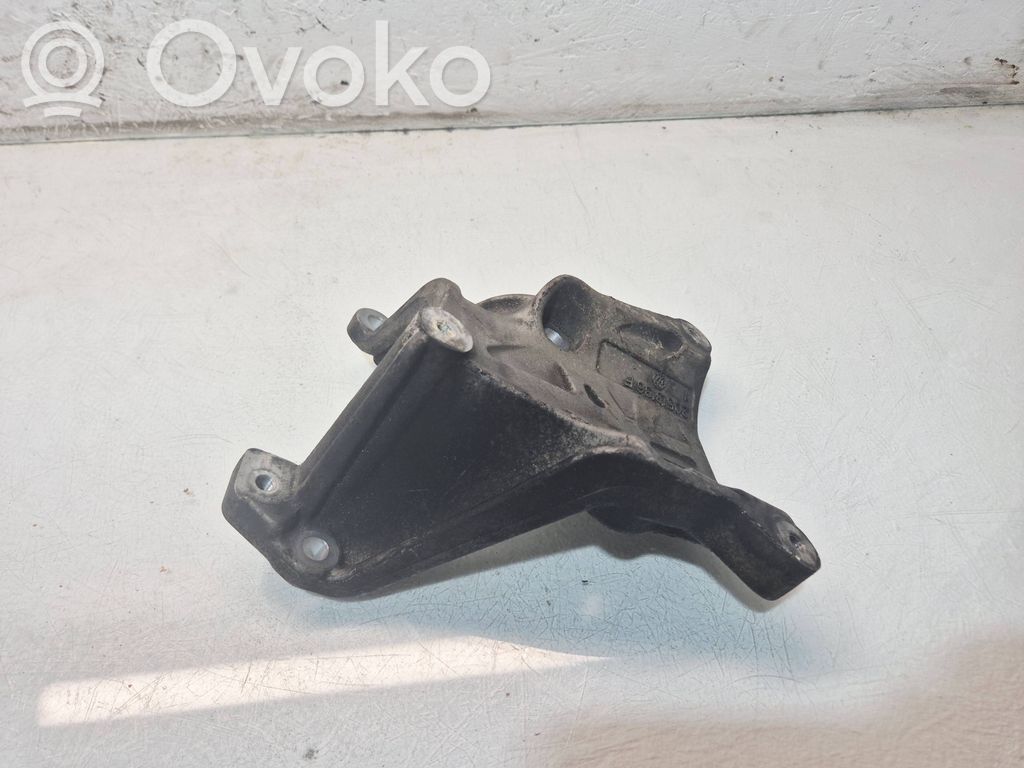 Land Rover Discovery Sport Engine mounting bracket 