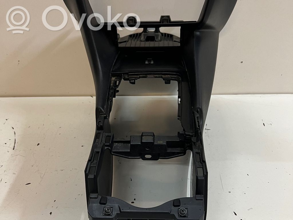 Mazda 3 III Center console 