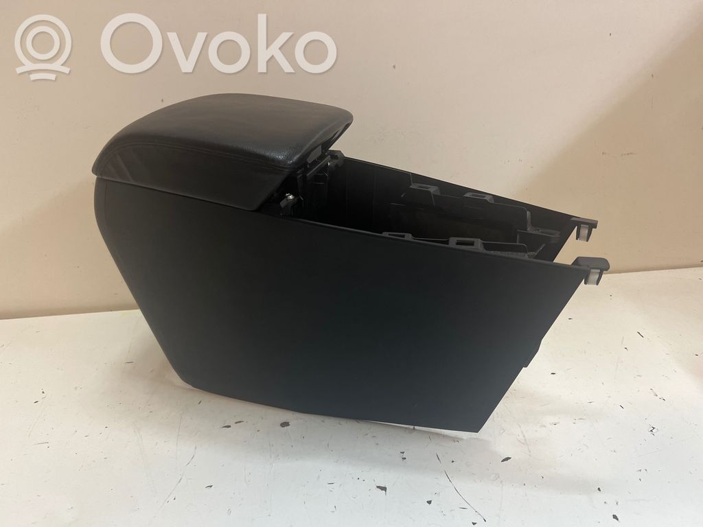 Mazda 3 III Armrest 