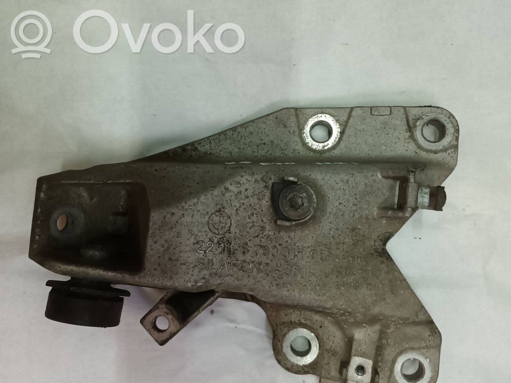 Engine mounting bracket   6730315