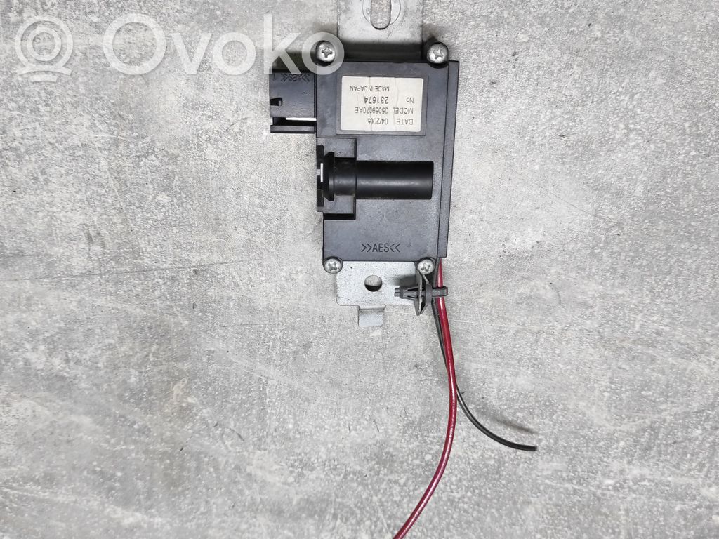 Chrysler 300 - 300C Amplificatore antenna 