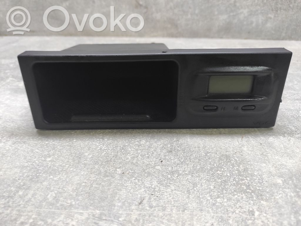 Mazda 323 F Screen/display/small screen 