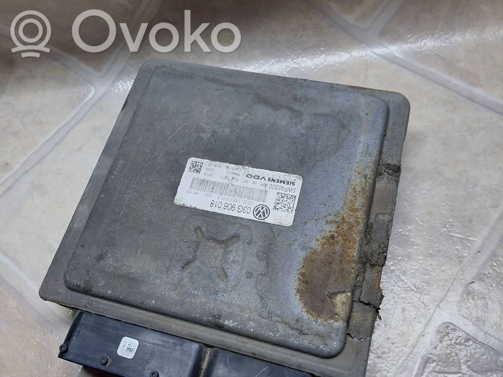 Volkswagen PASSAT B6 Engine control unit/module 