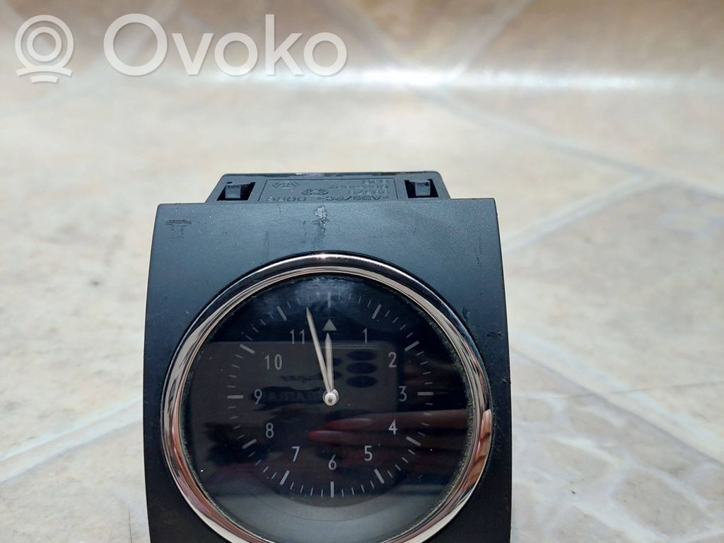 Volkswagen Phaeton Clock 