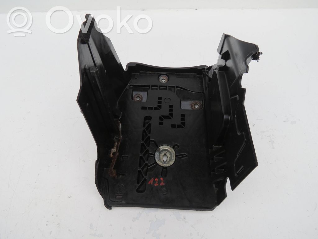 Volvo V70 Akumuliatoriaus tvirtinimo padas 