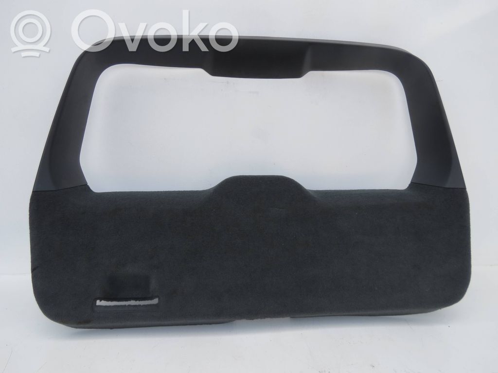 Volvo V70 Tailgate trim 