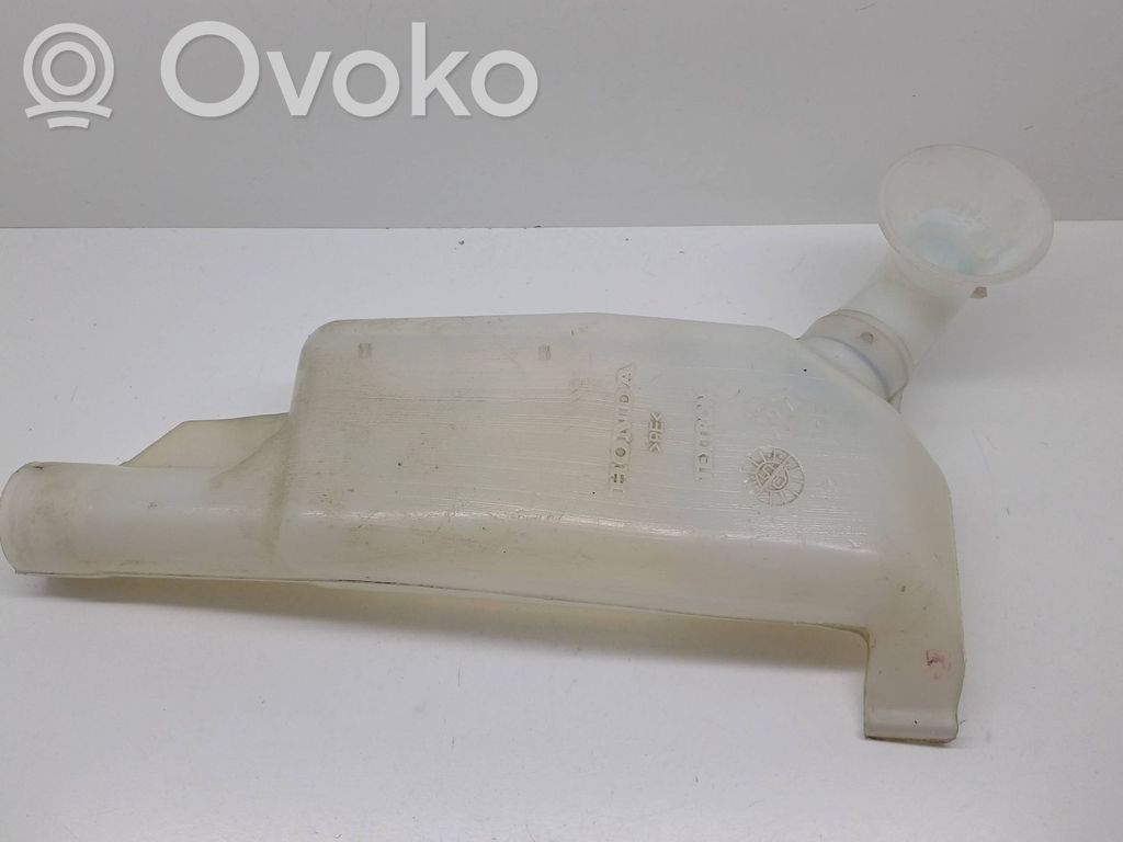 Honda CR-V Windshield washer fluid reservoir/tank 