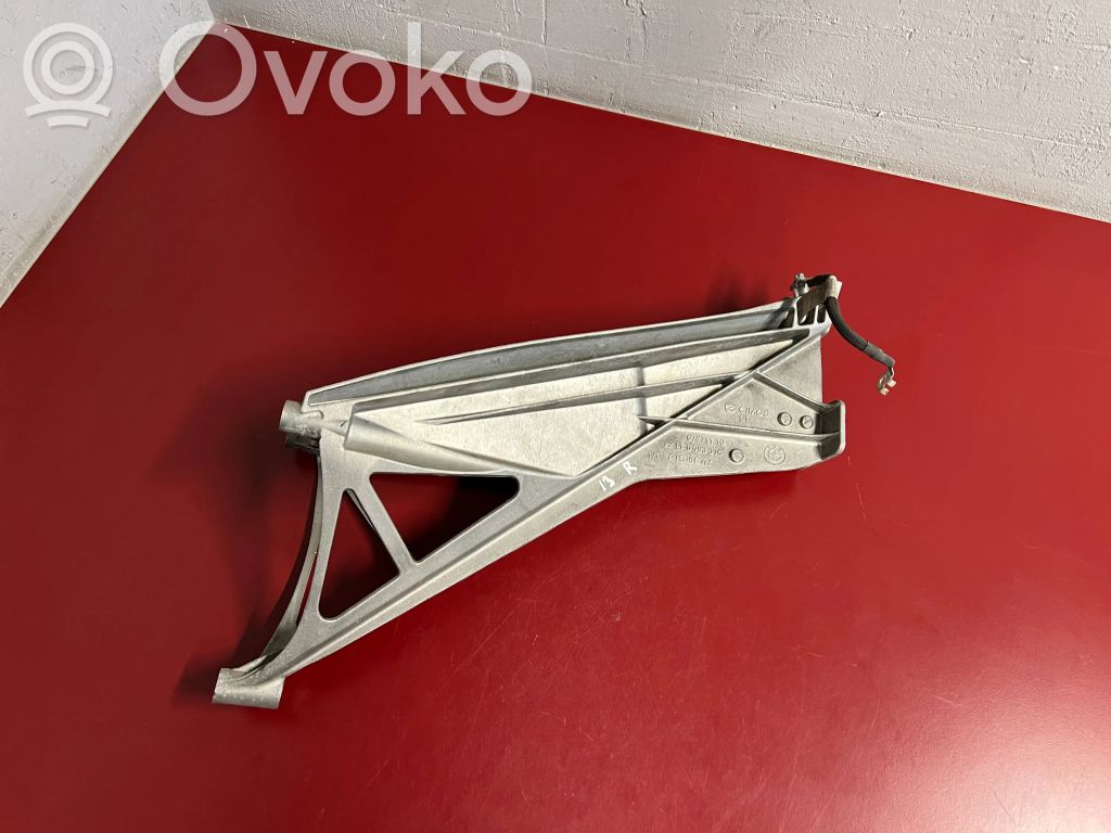BMW i3 Engine mounting bracket 