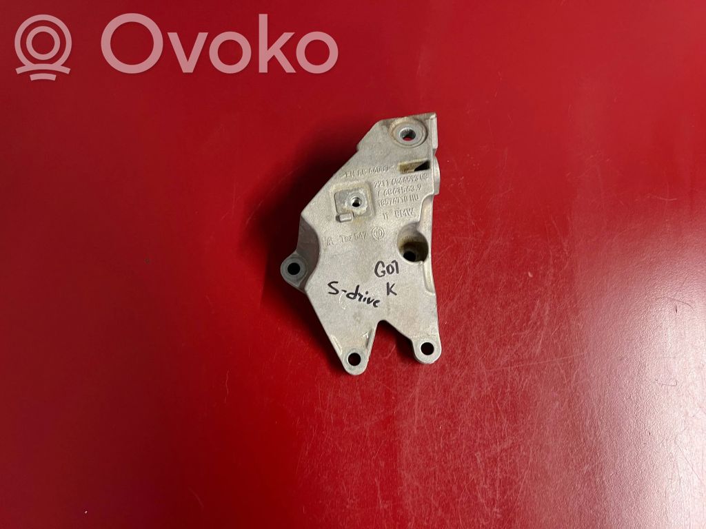 BMW X3 G01 Engine mounting bracket 