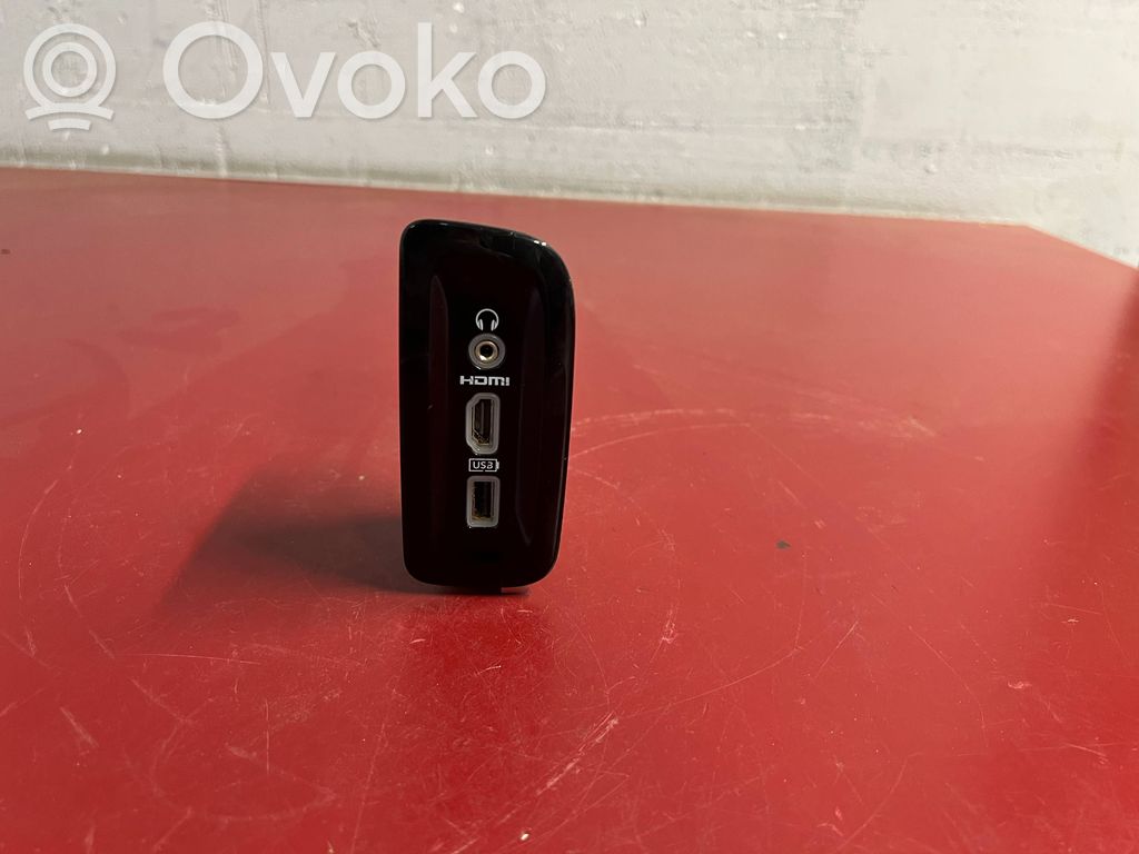 Chrysler Pacifica USB socket connector 
