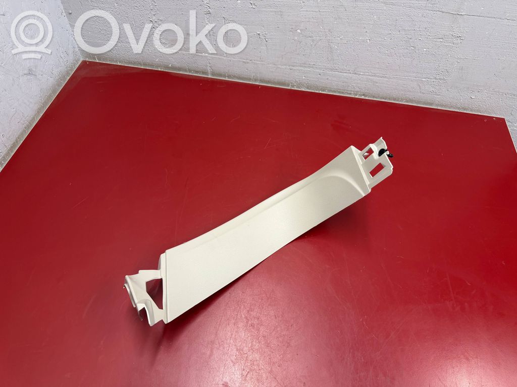 Chrysler Pacifica Tailgate/trunk side cover trim 