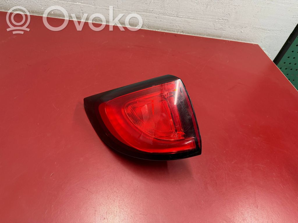 Chrysler Pacifica Rear/tail lights 