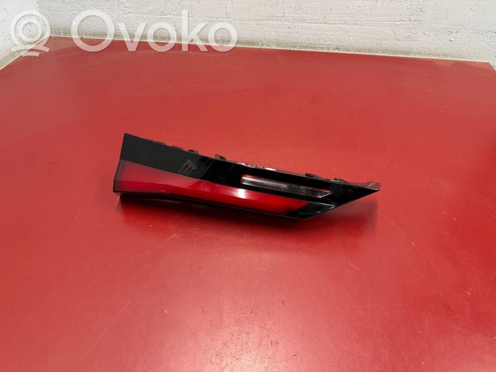 BMW X1 U11 Lampy tylnej klapy bagażnika 