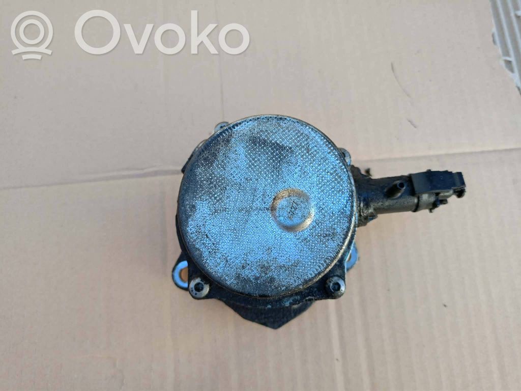 Vacuum pump   8200577807