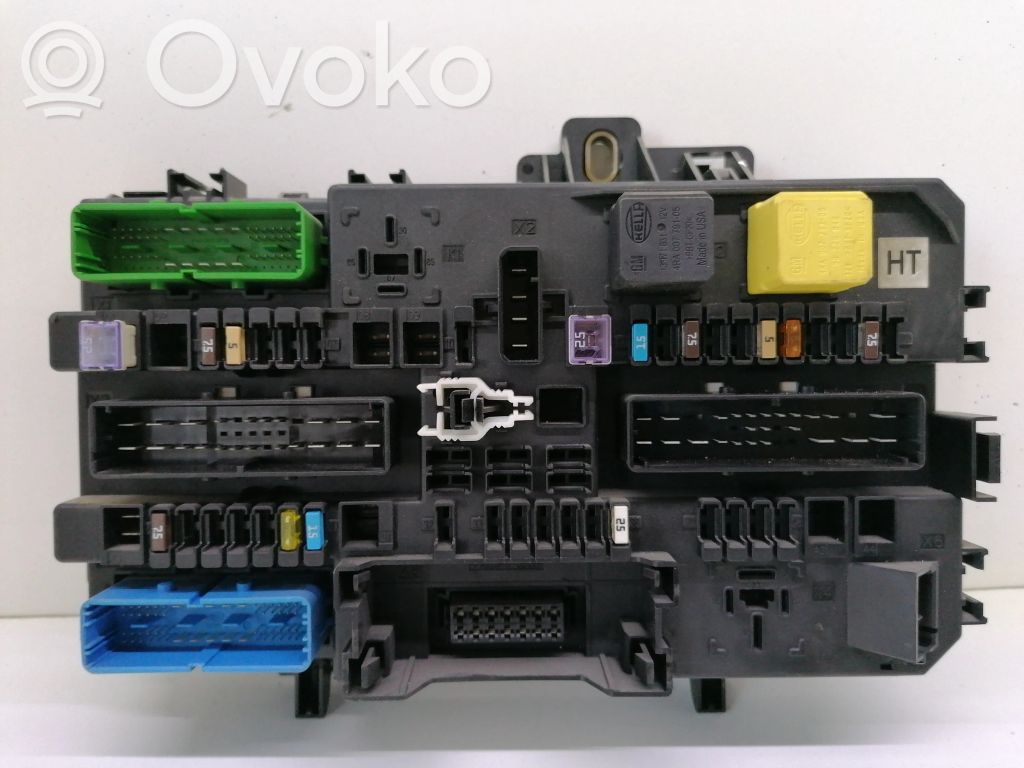 Opel Astra H Skrzynka bezpieczników / Komplet 