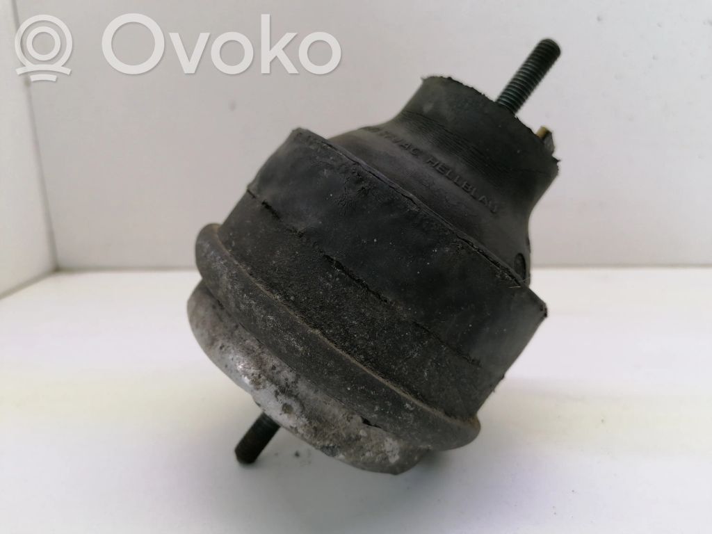 Engine mount bracket   8D0199379AC