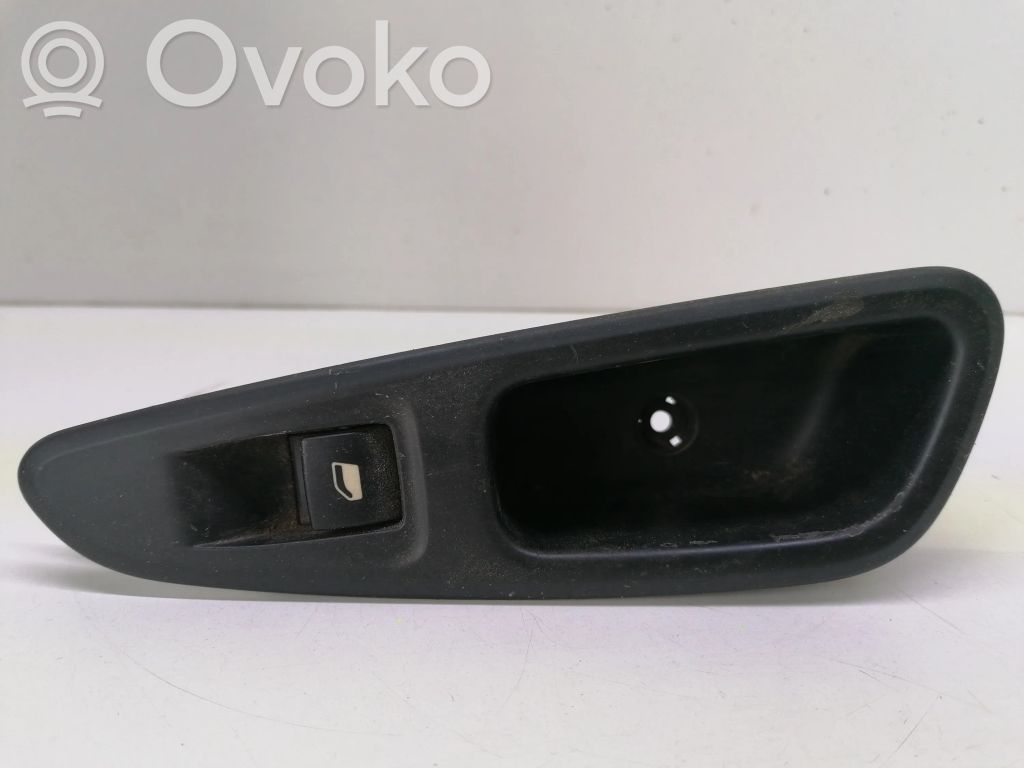 Peugeot 308 SW  Electric window control switch 