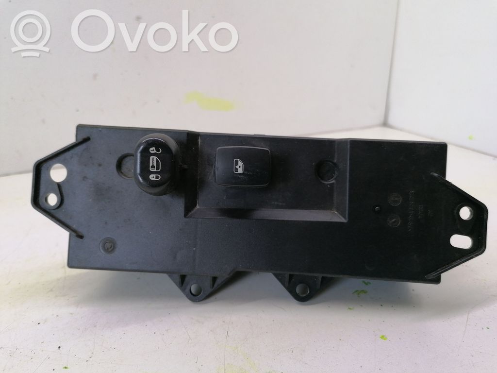 Chrysler Pacifica Electric window control switch 