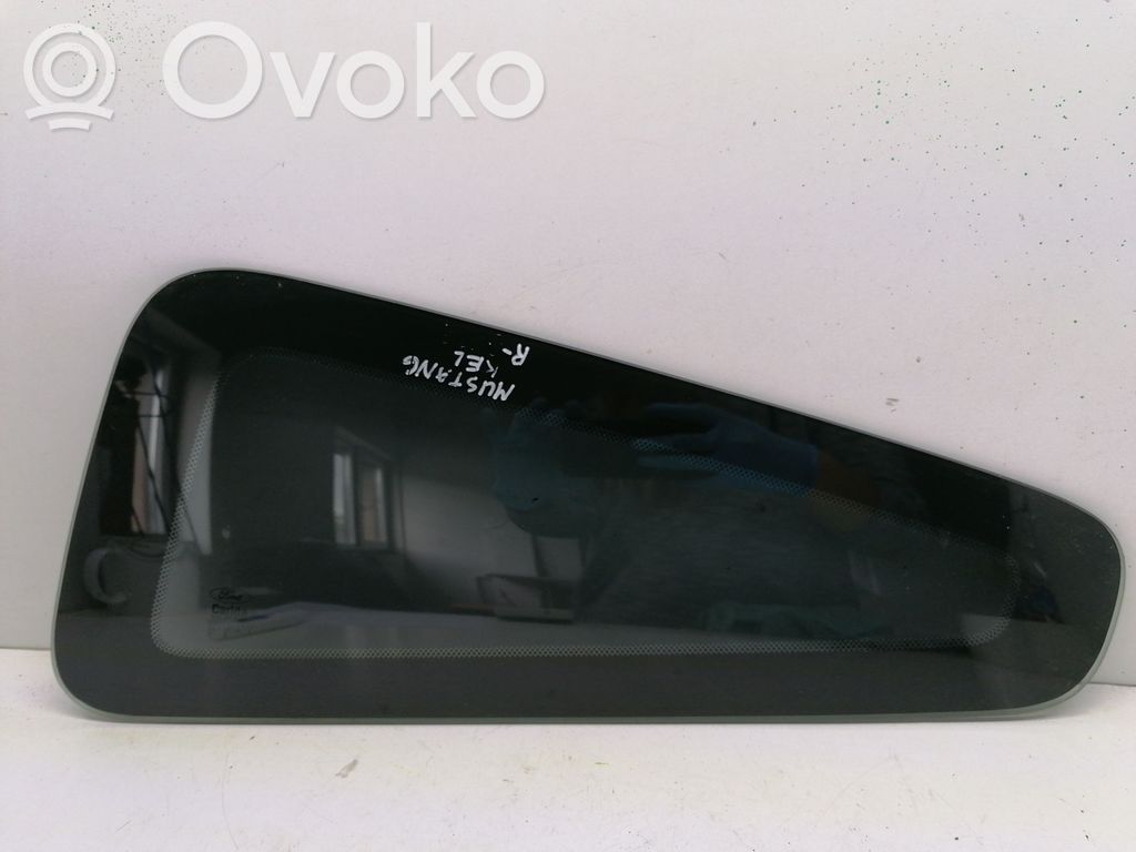 Ford Mustang V Rear side window 