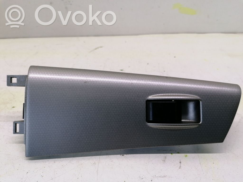 Toyota Corolla E120 E130 Electric window control switch 