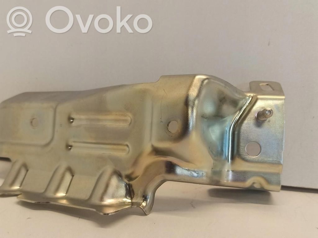Suzuki Swift II Pakokaasulämmön lämpökilpi 