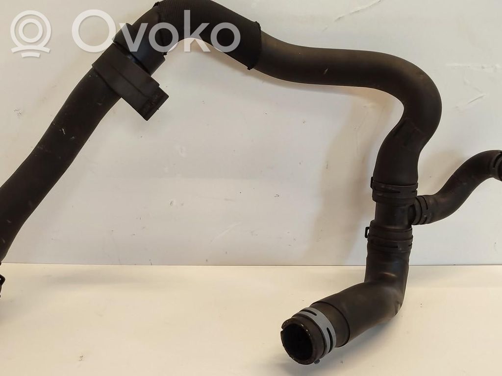 Volkswagen Tiguan Tubo flessibile del liquido di raffreddamento del motore 