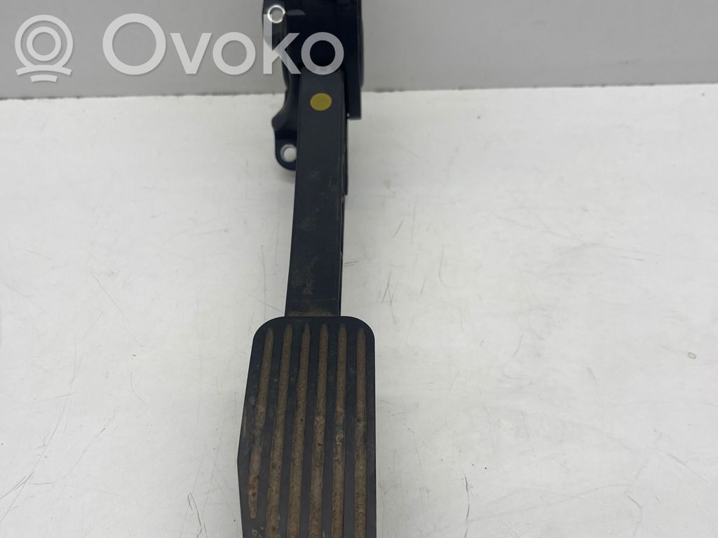 Volvo V70 Pedał gazu / przyspieszenia 