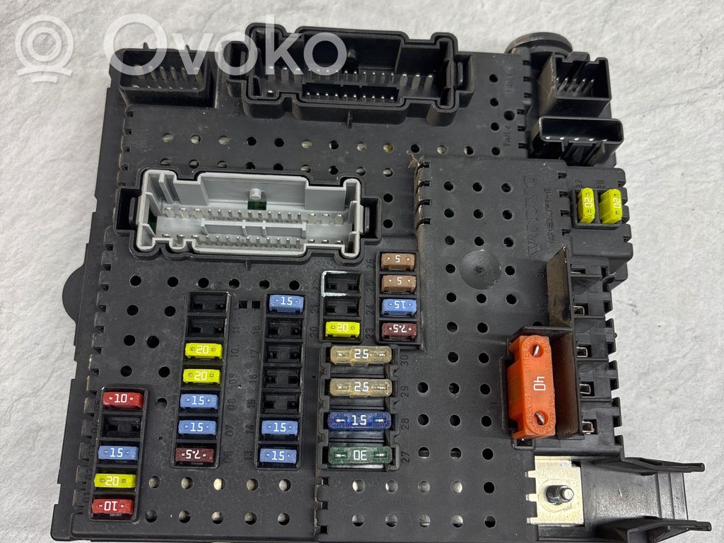 Volvo V70 Fuse module 