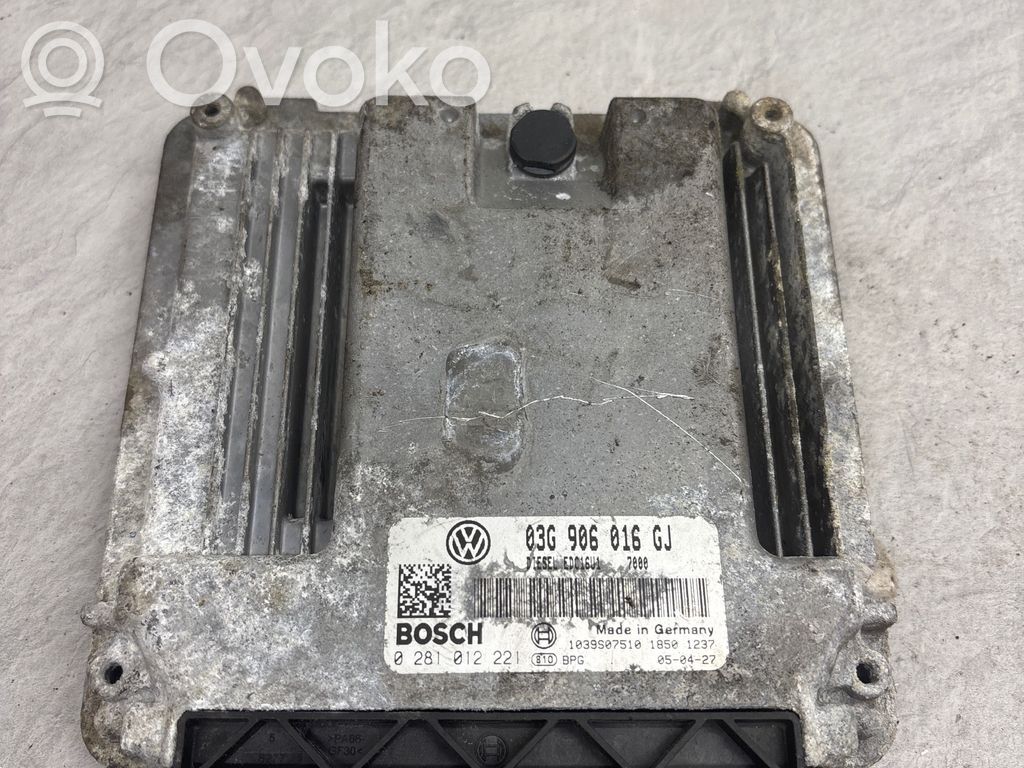 Volkswagen Golf V Engine control unit/module 