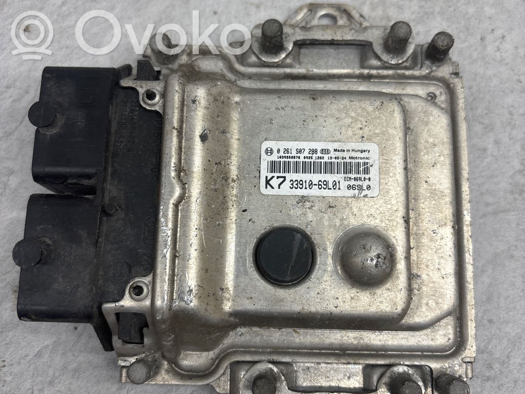 Suzuki Swift II Engine control unit/module 