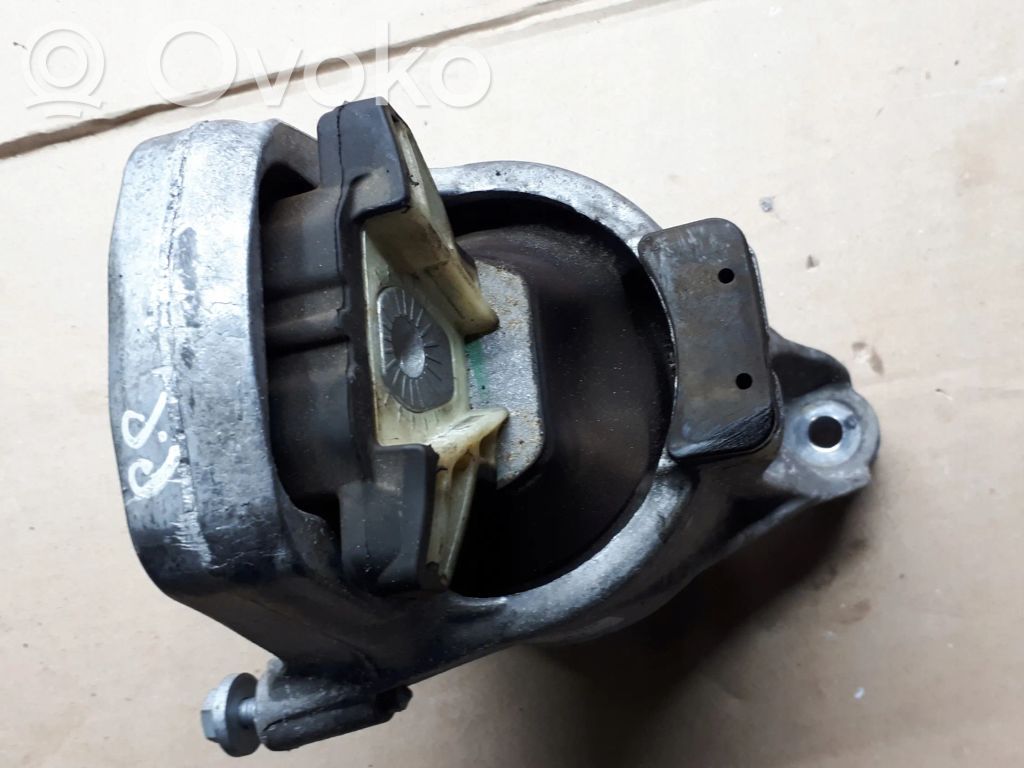 Audi A4 S4 B9 8W Engine mount bracket 