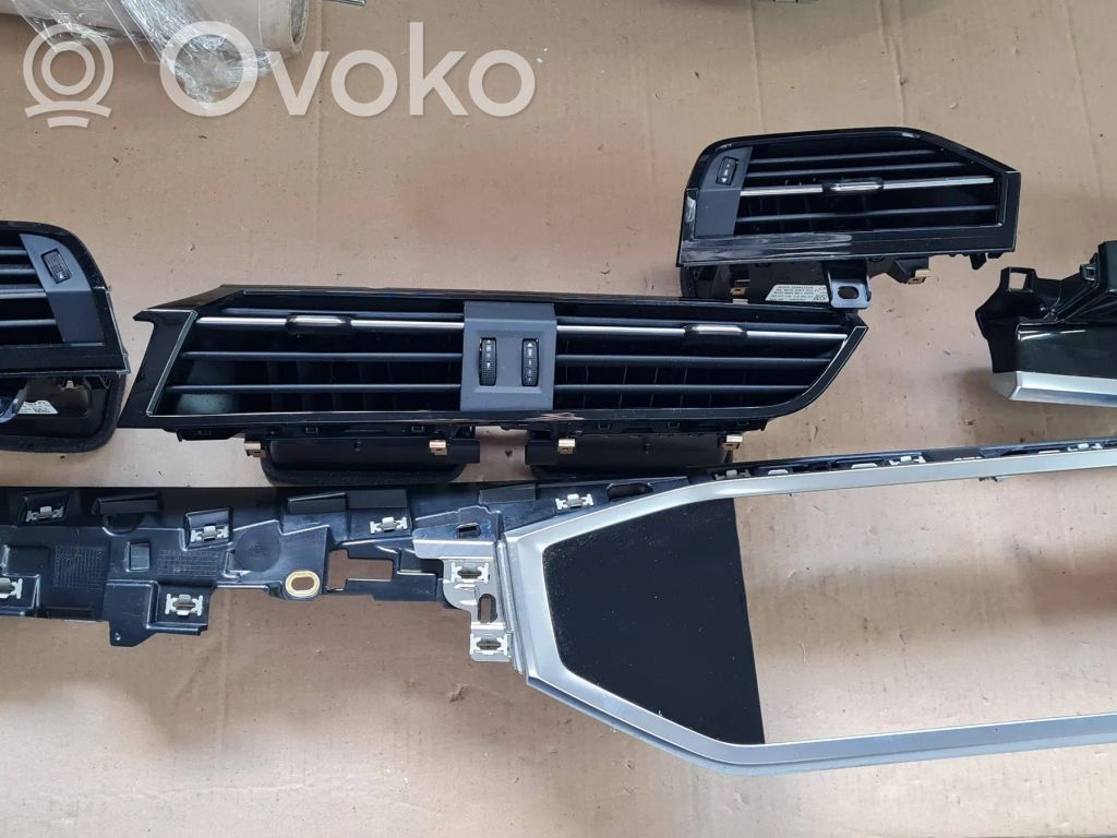 Ramka schowka deski rozdzielczej   83C853189A,PCAB1