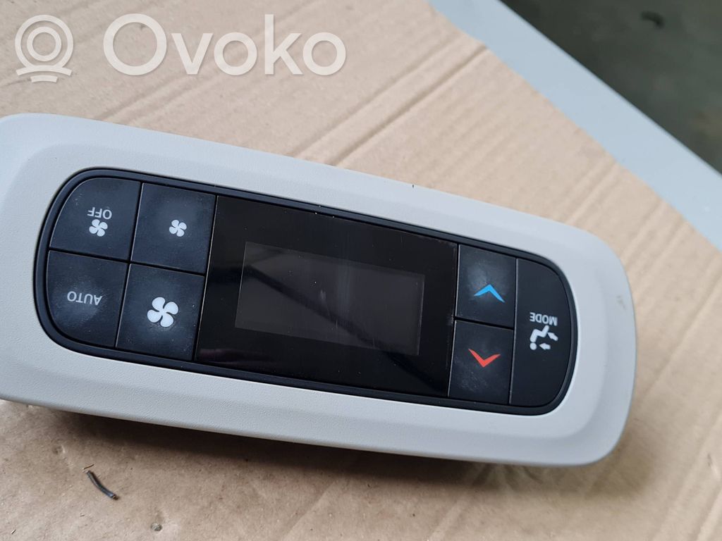 Chrysler Pacifica Climate control unit 