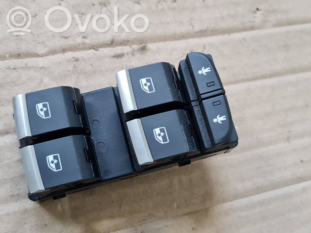 Audi A4 S4 B9 Przyciski szyb 
