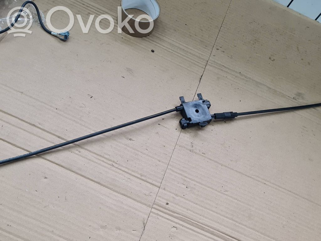 Engine bonnet/hood lock release cable   8W0823531C