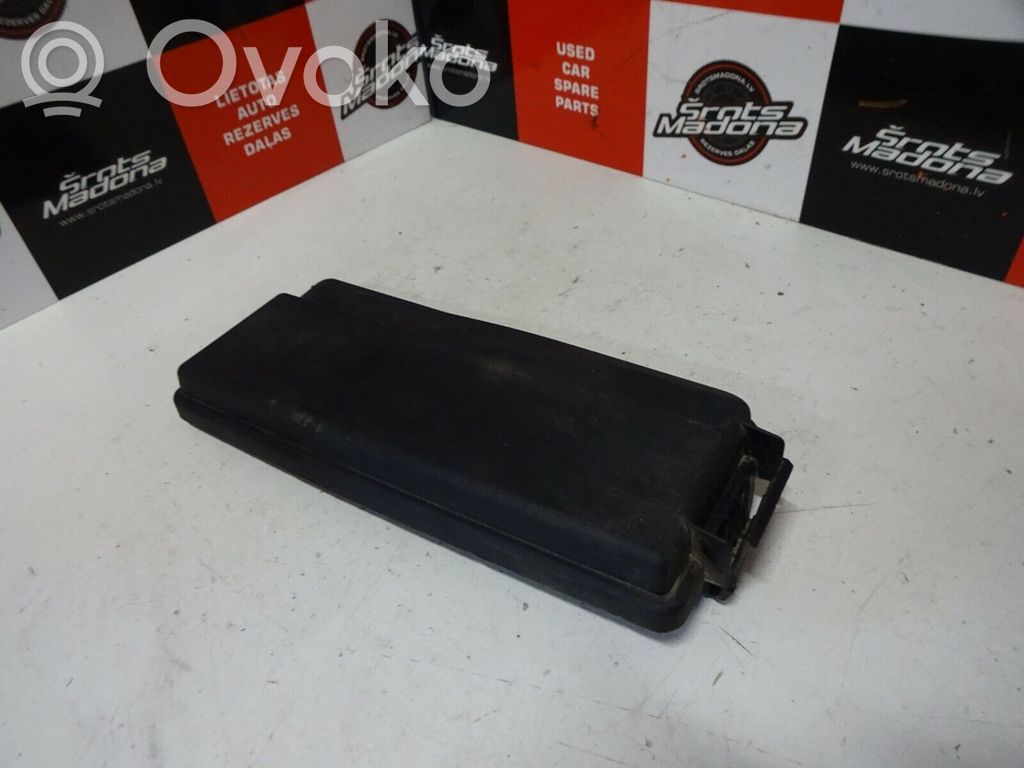 Opel Vectra C Tapa de caja de fusibles 