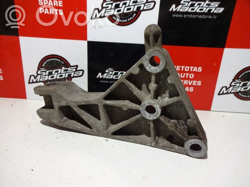 Opel Zafira B Engine mount bracket 
